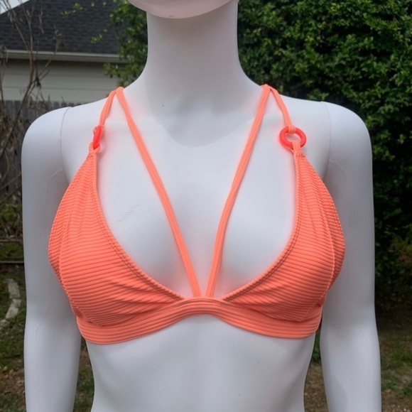 💋NWT Lovers + friends strappy ribbed modest coverage bikini top - Picture 6 of 16